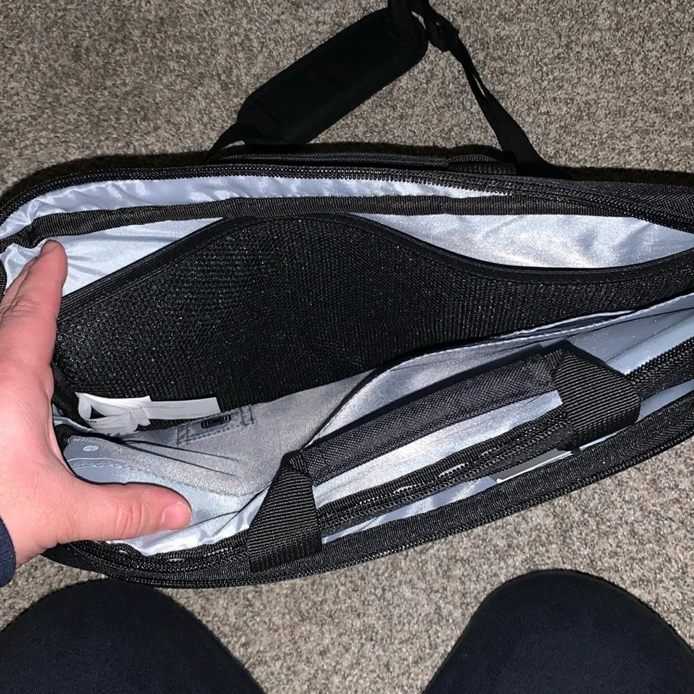 HP Black Laptop Bag - renew style, brand new in excellent condition